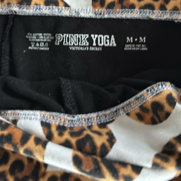 Pink yoga pants. Like new. Size medium - Picture 2 of 4